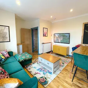 Apartment Lively & Energetic 2br On The Royal Mile, Edinburgh