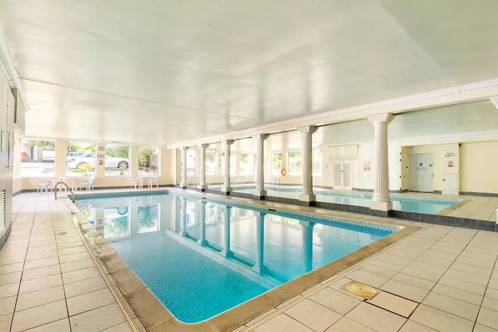 Apartment Central, Bright 2 Bed Flat - Pool & Sauna Edinburgh