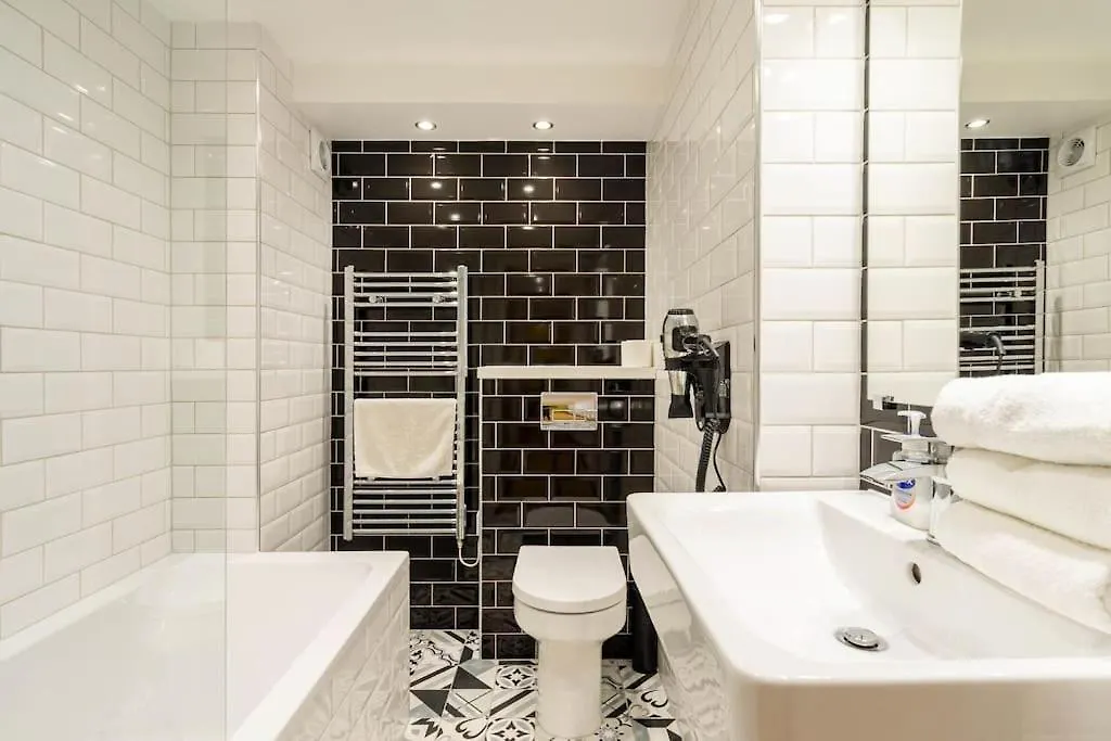 Apartment Central, Bright 2 Bed Flat - Pool & Sauna Edinburgh United Kingdom